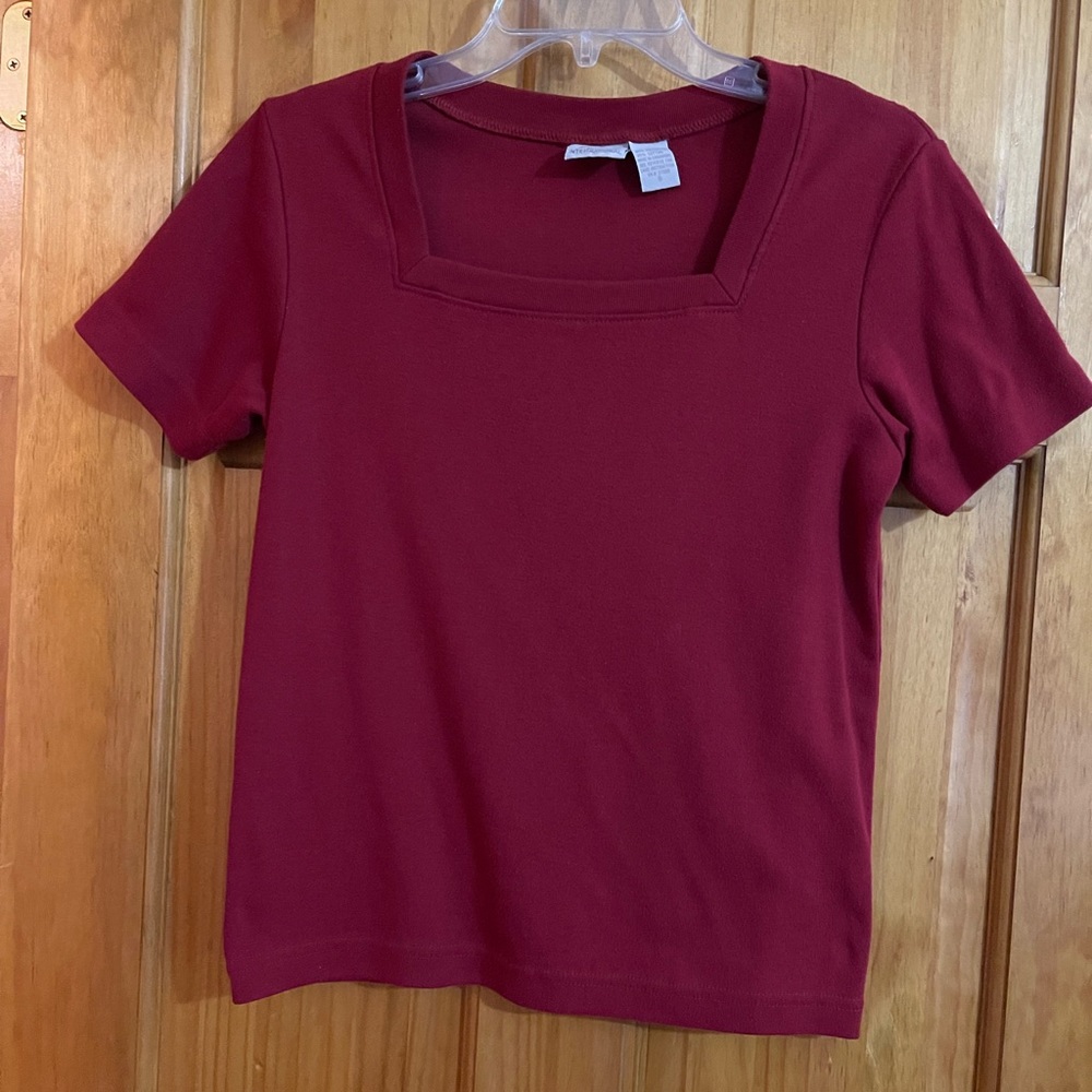 Cato Brand Fiorlini International Plum Colored SS Blouse
Size Small 4 - 6